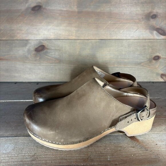 dansko berry womens size 38 shoes brown leather slip on comfort wedge clogs - Picture 1 of 8